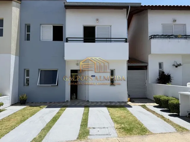 Imagem: A casa possui 2 Dormitórios, 3 Banheiros, 3 Vagas na