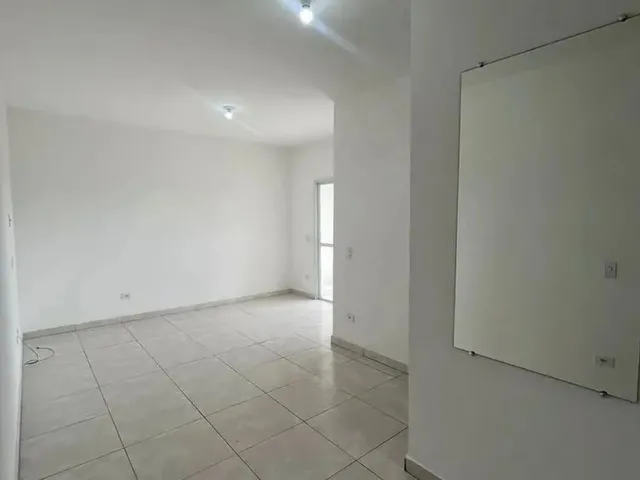 Imagem: Apartamento com Varanda e Ótima Localização