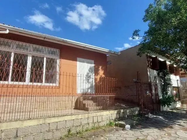 Imagem: R$ 2.500 - Locação Casa 5 Dormitórios