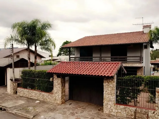 Imagem: Casa com Piscina, 4 Dormitórios, Semi Mobiliada