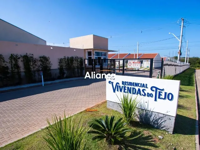 Imagem: Casa em Condomínio, Semi Mobiliada de 2