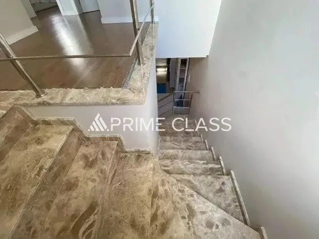 Imagem 8: Sobrado com 3 Dormitórios Sendo 1 Suíte - Bairro Mont Serrat, Canoas/ Rs