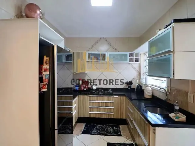 Imagem 3: Casa com 4 Dormitorios para Alugar no Bairro Marechal Rondon, Canoas