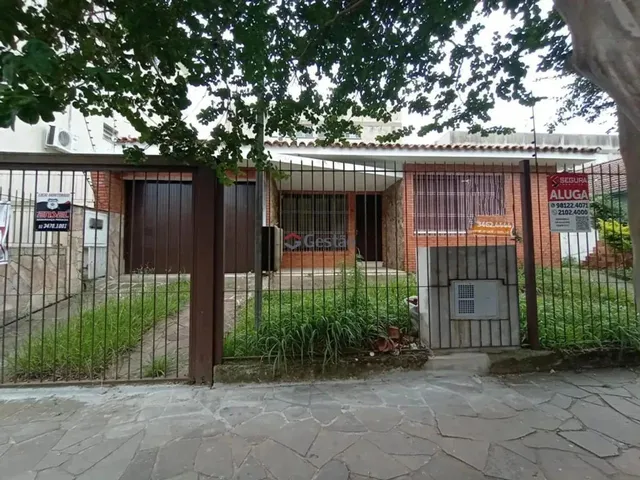 Imagem: Casa com 03 Dormitórios e 02 Banheiros