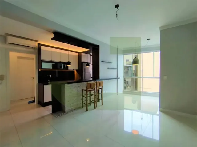 Imagem: O apartamento possui 1 Dormitório, 1 Banheiro, 1 Vaga na