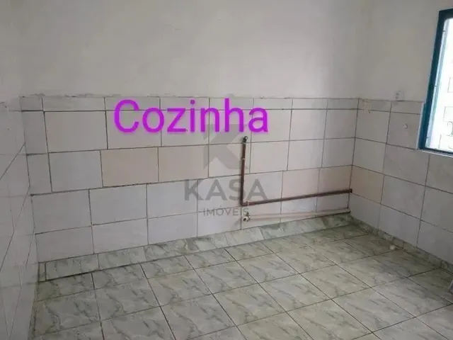 Imagem 2: Kasa Imóveis Aluga: Casa com Pátio Compartilhado, Possui 01...