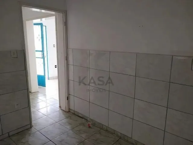 Imagem 3: Kasa Imóveis Aluga: Casa com Pátio Compartilhado, Possui 01...