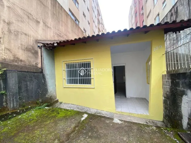 Imagem 4: Auxiliadora Predial Aluga Casa Residencial de 2 Dormitórios no Centro de Florianópolis