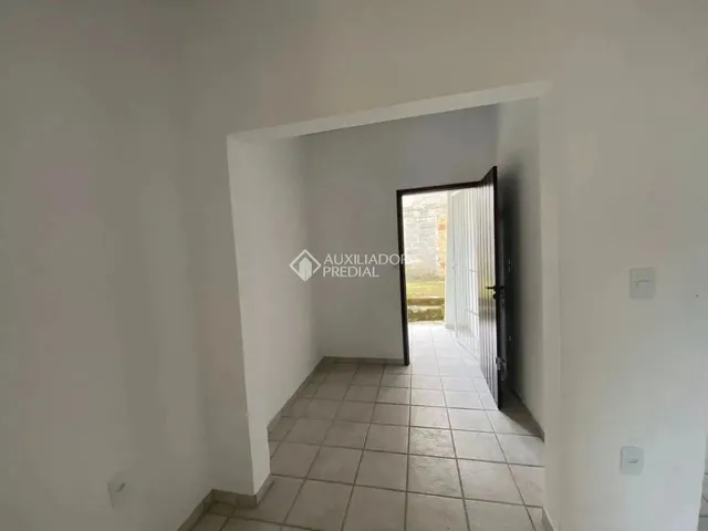 Imagem 8: Auxiliadora Predial Aluga Casa Residencial de 2 Dormitórios no Centro de Florianópolis