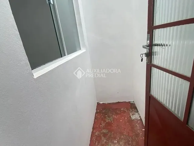 Imagem 12: Auxiliadora Predial Aluga Casa Residencial de 2 Dormitórios no Centro de Florianópolis