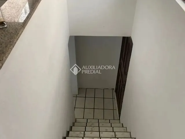 Imagem 5: Auxiliadora Predial Aluga Casa Residencial de 2 Dormitórios no Centro de Florianópolis