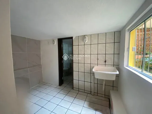 Imagem 3: Auxiliadora Predial Aluga Casa Residencial de 2 Dormitórios no Centro de Florianópolis