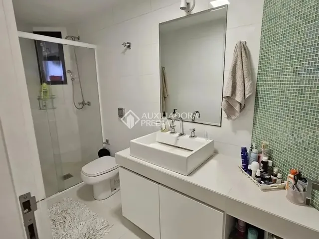 Imagem 14: Imóvel para Aluguel Possui 360 Metros Quadrados com 3 Quartos em Centro - Florianópolis