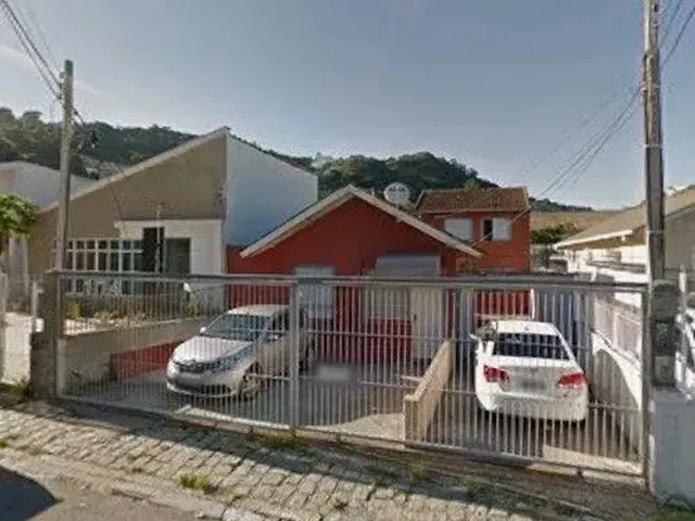 Imagem: Casa com 3 Quartos para Alugar em Florianópolis/Sc!