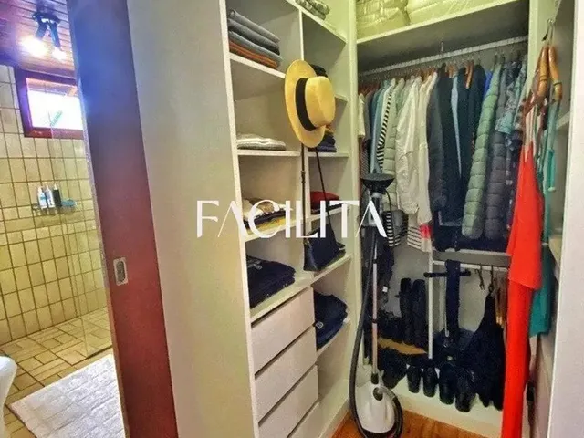 Imagem 15: Casa Comercial com 4 Suítes no Bairro Centro, Florianópolis