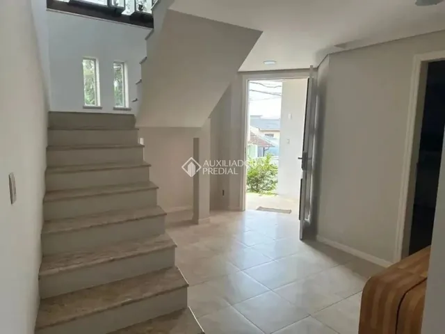 Imagem 7: Ampla Casa 3 Dormitórios no Centro de Florianópolis, Próxima À Beira-Mar