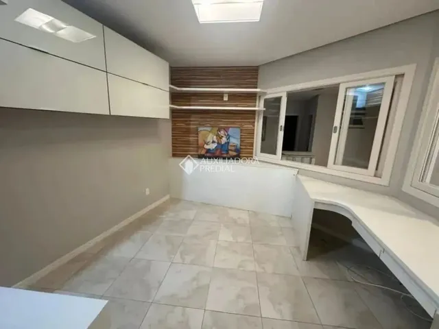 Imagem 6: Ampla Casa 3 Dormitórios no Centro de Florianópolis, Próxima À Beira-Mar