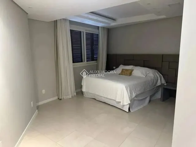 Imagem 11: Ampla Casa 3 Dormitórios no Centro de Florianópolis, Próxima À Beira-Mar