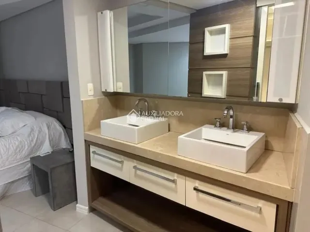 Imagem 5: Ampla Casa 3 Dormitórios no Centro de Florianópolis, Próxima À Beira-Mar