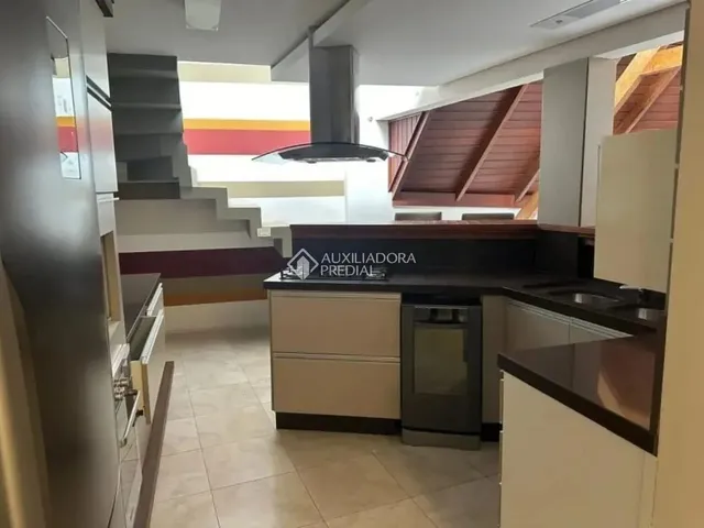 Imagem 13: Ampla Casa 3 Dormitórios no Centro de Florianópolis, Próxima À Beira-Mar