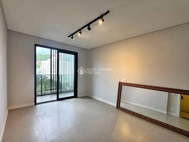 Imagem 14: Imóvel para Aluguel com 69 Metros Quadrados com 2 Quartos em Centro - Florianópolis - Sc