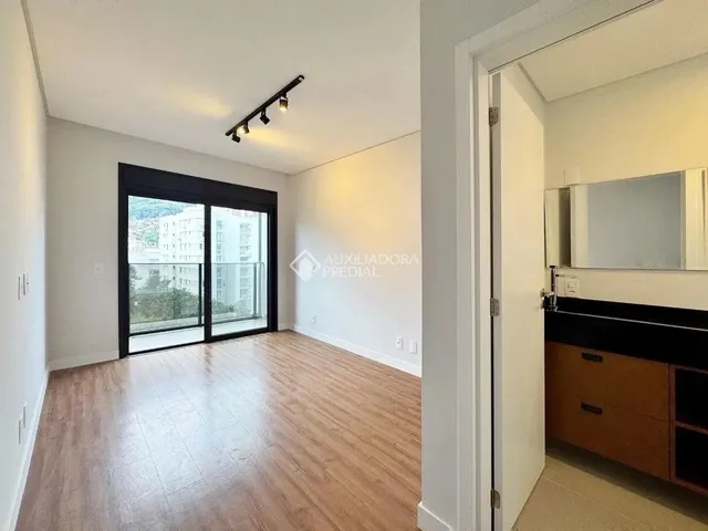Imagem 11: Imóvel para Aluguel com 69 Metros Quadrados com 2 Quartos em Centro - Florianópolis - Sc