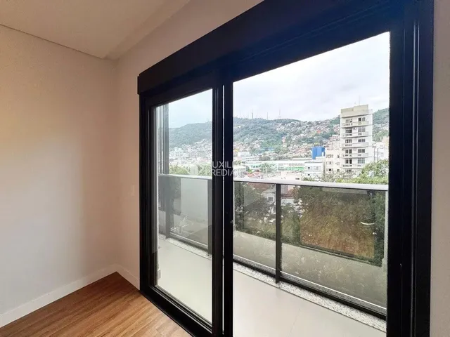 Imagem 8: Imóvel para Aluguel com 69 Metros Quadrados com 2 Quartos em Centro - Florianópolis - Sc