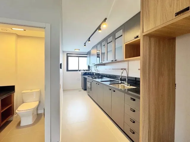 Imagem 2: Imóvel para Aluguel com 69 Metros Quadrados com 2 Quartos em Centro - Florianópolis - Sc