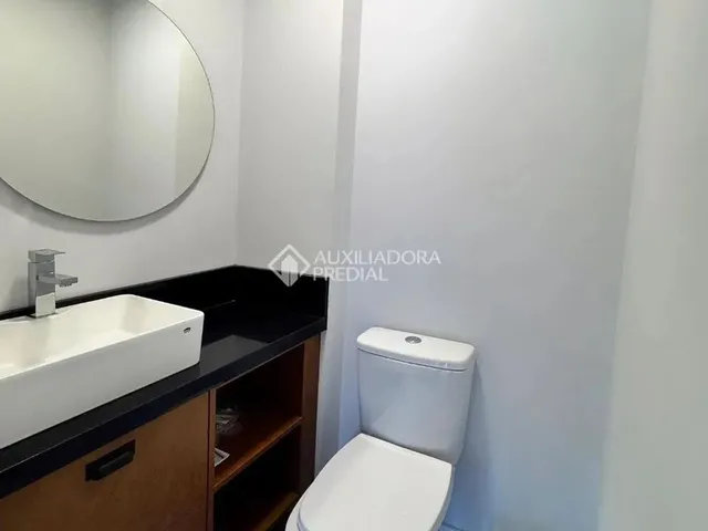 Imagem 13: Imóvel para Aluguel com 69 Metros Quadrados com 2 Quartos em Centro - Florianópolis - Sc