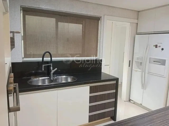 Imagem 11: Apartamento com 4 Quartos no Centro