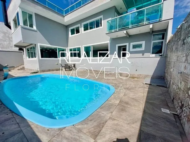 Imagem: Casa com 4 Quartos no Bairro Centro - Florianópolis