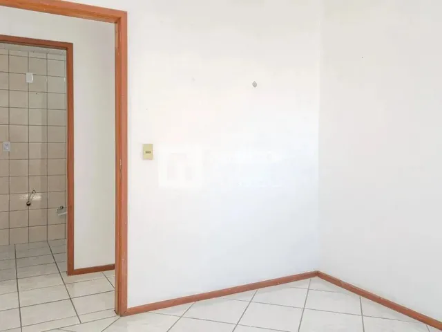 Imagem 2: Apartamento 2 Quartos no Bairro Carvoeira Florianópolis