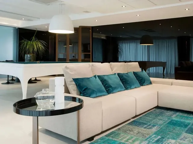 Imagem 14: Apartamento para Locação em Florianópolis, Agronomica, 2 Dormitórios, 2 Suítes, 3