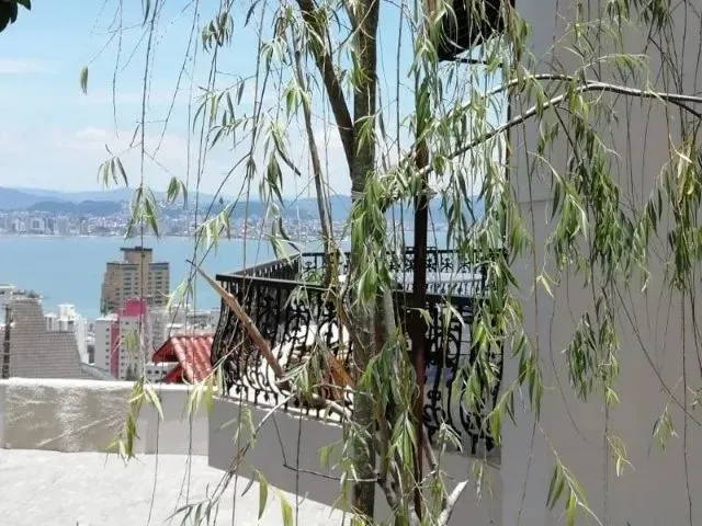 Imagem 11: Casa Comercial de 4 Suítes no Centro
