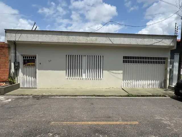 Imagem 1: Casa Térrea com 4/4 Sendo 3 Destes Suítes, Edicula com Churrasqueira e Garagem para 4
