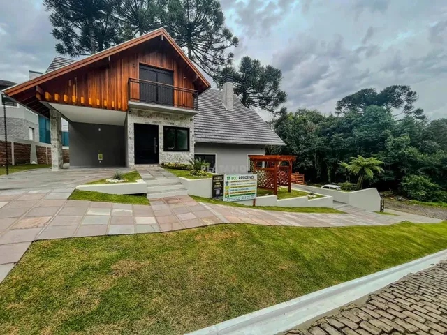 Imagem: A casa possui 3 Dormitórios, 3 Suítes, 4 Banheiros,