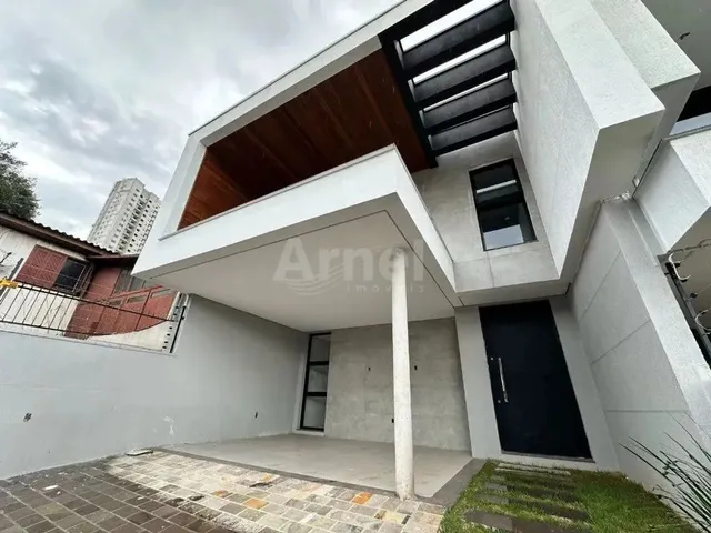 Imagem 10: Casa de 3 Dormitórios Sendo 1 Suíte no Centro de Passo Fundo, para Venda