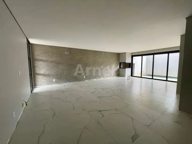 Imagem 3: Casa de 3 Dormitórios Sendo 1 Suíte no Centro de Passo Fundo, para Venda