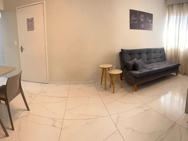 Imagem: O apartamento possui 2 Dormitórios, 1 Banheiro, 1 Vaga na garagem