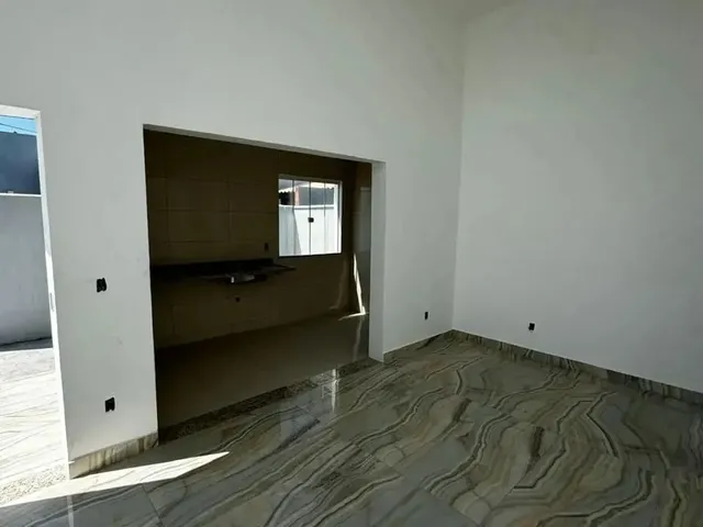 Imagem 3: Linda e Moderna Casa Linear com Piscina - Enseada
