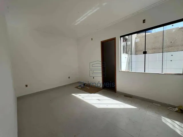 Imagem 5: Casa Duplex (Fundos) com 3 Quartos (1 Suíte) e Terraço Gourmet À Venda no Village, Rio