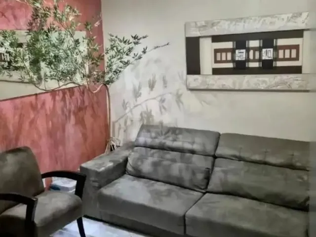 Imagem: A casa possui 2 Dormitórios, 2 Banheiros, 2 Vagas na