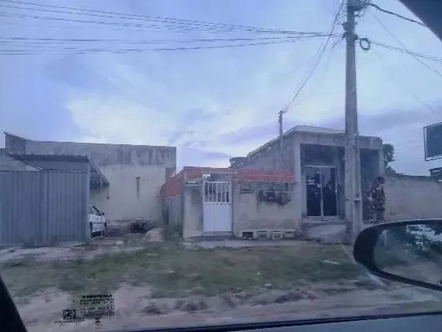 Imagem: A casa possui 1 Dormitório, 1 Banheiro, 1 Vaga na garagem,
