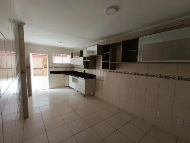 Imagem 4: Casa Linear no Centro com 2 Suítes para Venda