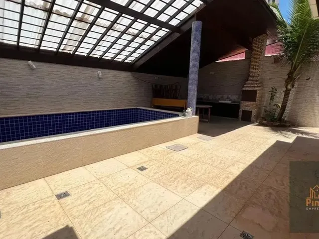 Imagem: A casa possui 3 Dormitórios, 3 Suítes, 4 Banheiros, 4