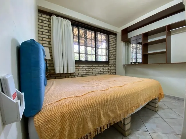 Imagem 15: Casa Rústica e Muito Aconchegante, 4 Dormitórios a Poucos Metros do Mariscal
