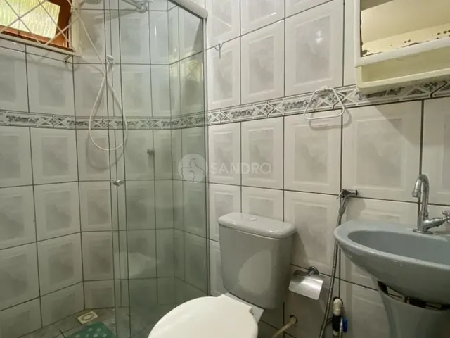 Imagem 5: Casa Rústica e Muito Aconchegante, 4 Dormitórios a Poucos Metros do Mariscal
