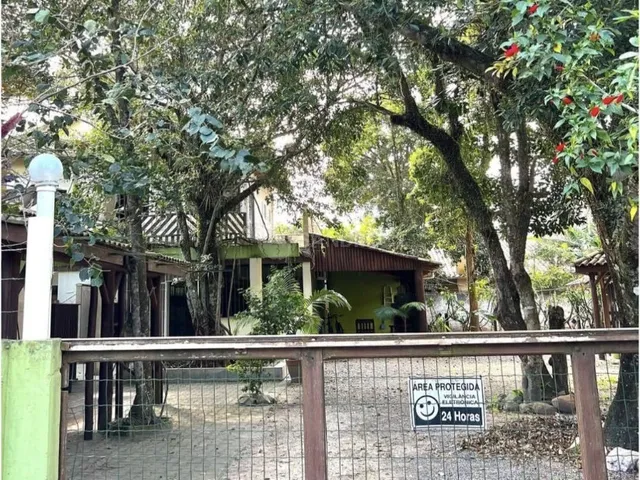 Imagem 9: Casa Rústica e Muito Aconchegante, 4 Dormitórios a Poucos Metros do Mariscal