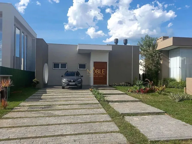Imagem: Casa com 03 Suítes em Condomínio Fechado
