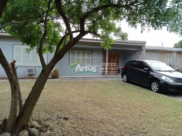 Imagem: A casa possui 4 Dormitórios, 2 Banheiros, 120m² de Área